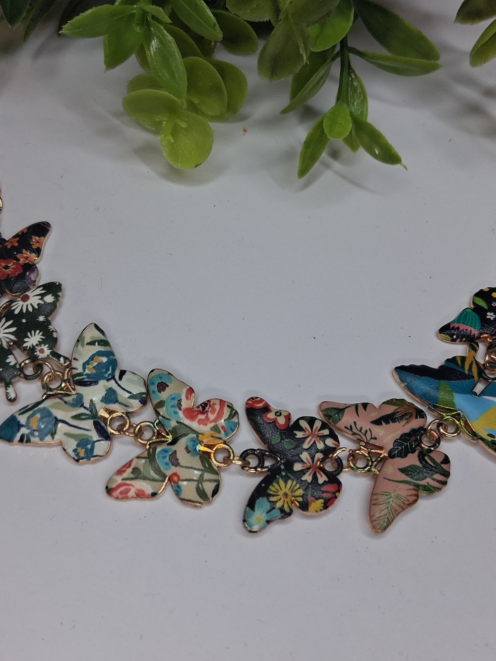 Vintage Style Floral Butterfly Link Bracelet in Multicolor